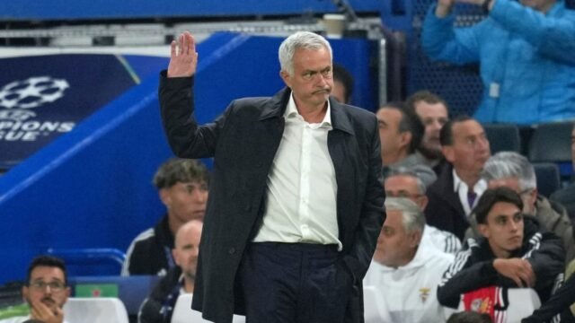 68dc5e50e9ef9-pelatih-benfica-jose-mourinho_1265_711.jpg