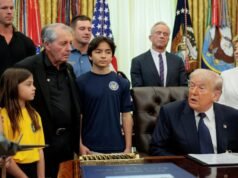 Rendilo furioso! Trump mostra il successo nello sconfiggere l’esercito iraniano davanti ai bambini