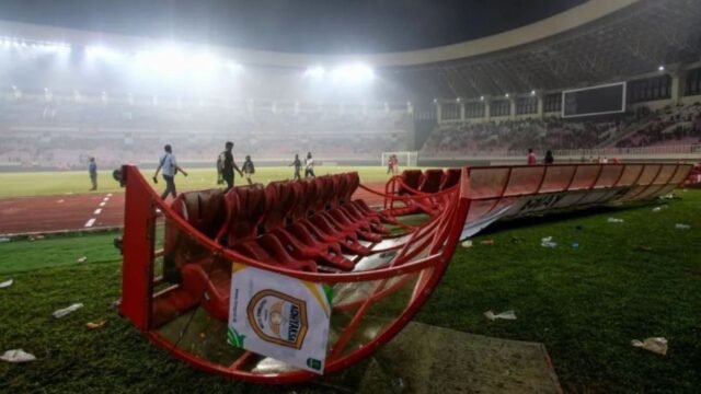 Tragico! Non riuscendo a salire di casta, Persipura viene addirittura minacciato di severa punizione da parte del PSSI Komdis Tragico! Non riuscendo a salire di casta, Persipura viene addirittura minacciato di severa punizione da parte del PSSI Komdis