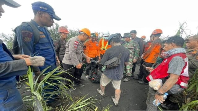 6a007c64244e8-evakuasi-dua-wna-singapura-yang-meninggal-akibat-erupsi-gunung-dukono_gemini_1265_711.jpg
