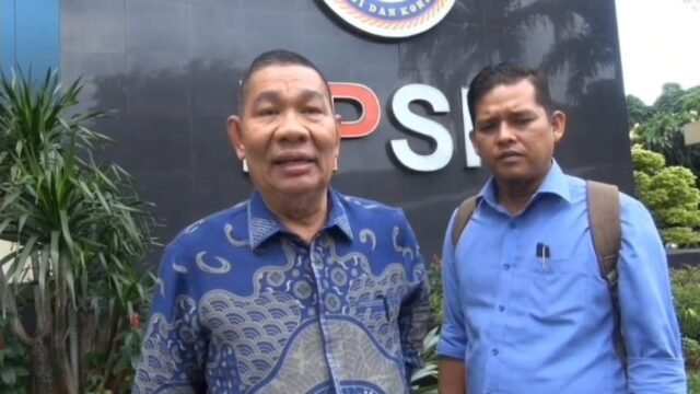 6a15985503367-pengacara-yuspan-zhaluku-kiri-mengajukan-permohonan-perlindungan-untuk-kliennya-ke-lpsk_gemini_1265_711.jpg