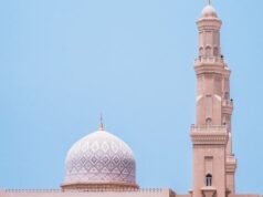 La priorità di curare e abbellire la moschea, la ricompensa di avere una casa in paradiso