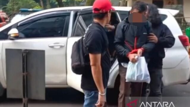 6a1c02de082af-pelaku-pengrusakan-berinisial-jf-ditangkap_gemini_1265_711.jpg