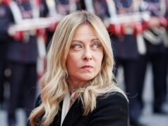 L’italiana Meloni condivide una foto di lingerie deepfake per denunciare una tendenza politica “pericolosa”.