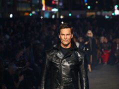 Tom Brady fa il suo debutto in passerella alla sfilata di moda Gucci