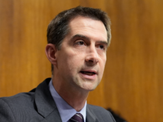 Esclusivo: il senatore Tom Cotton prende di mira i rischi di sicurezza informatica dei dispositivi medici fabbricati in Cina