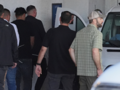 L’ICE arresta 33 migranti dopo i raid nei cantieri di Orlando