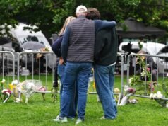 Un uomo si dichiara colpevole dell’attentato in Colorado, i gruppi chiedono la sospensione della pena per la famiglia