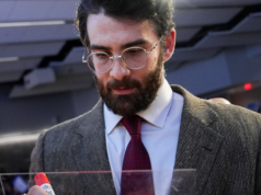 Hasan Piker si scioglie per la citazione a Cuba, per aver distrutto Kamala, Hillary e “Blue MAGA” per non averlo difeso