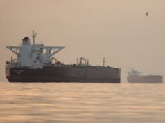 L’Iran avverte gli Stati Uniti di rimanere fuori da Hormuz dopo che Trump ha affermato che gli Stati Uniti “guideranno” le navi