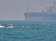 I prezzi del petrolio salgono mentre Stati Uniti e Iran si scontrano nello Stretto di Hormuz