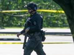 La polizia americana risponde alle segnalazioni di spari vicino alla Casa Bianca