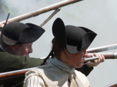 L’Associated Press sostiene il controllo delle armi per i moschetti a polvere nera, 250 anni dopo la fondazione dell’America