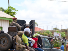 Un’altra folla prende d’assalto la clinica Ebola della Repubblica Democratica del Congo mentre le infezioni salgono a oltre 900