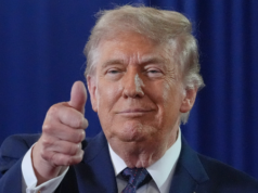 Trump si congratula con Ken Paxton e loda John Cornyn