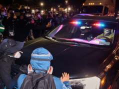 Violenza e caos continuano nella zona di protesta “pacifica” del Governatore fuori dalla struttura ICE del New Jersey