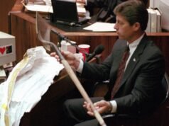 Mark Fuhrman morto: detective della polizia di Los Angeles nel processo per omicidio di OJ Simpson