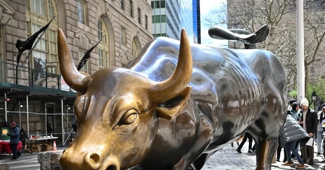 Charging-Bull-statue-640x335.jpg
