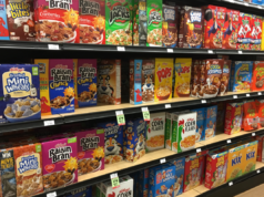 Obiettivo: rimuovere i cereali con coloranti artificiali dagli scaffali questo mese