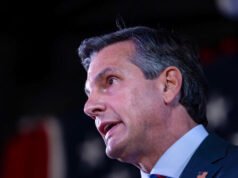 Il candidato repubblicano al Senato della GA Derek Dooley suggerisce di sostenere il permesso ai migranti illegali di rimanere negli Stati Uniti