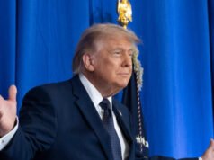 La caccia al RINO di Donald Trump sconfigge John Cornyn di 28 punti