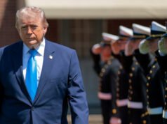 Trump tiene il discorso di apertura all’Accademia della Guardia Costiera degli Stati Uniti