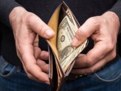 Il salario minimo sta diminuendo per tutti gli americani, tranne la generazione Z