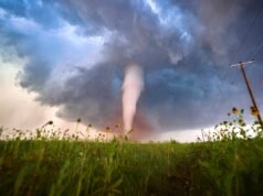 Foto e video mostrano i danni del tornado del Mississippi mentre vengono emessi ulteriori avvertimenti