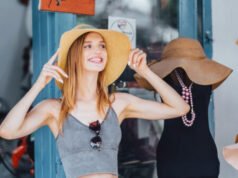 I consumatori americani continuano a spendere, facendo impennare le azioni al dettaglio