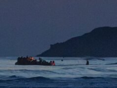 2 morti e 16 feriti mentre un barcone di migranti si incaglia