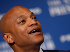 Il governatore del Maryland Wes Moore dice che permetterebbe al figlio minorenne di “passare” al sesso opposto