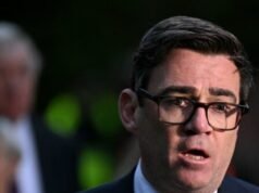 Lo sfidante alla leadership laburista Burnham accusato di insabbiamento di una banda di adescatori