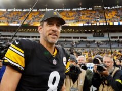 Rivelati i dettagli del contratto degli Steelers di Aaron Rodgers: rapporto