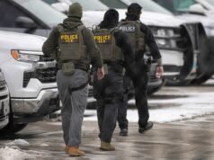 L’agente dell’ICE deve affrontare accuse penali e mandato di arresto in Minnesota
