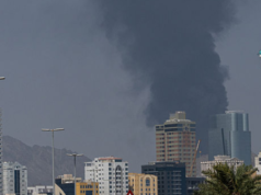 L’Iran bombarda l’impianto petrolifero degli Emirati Arabi Uniti e annuncia piani per prendere il controllo dei porti degli Emirati Arabi Uniti
