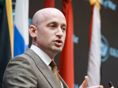 Spiegazione del brutale abbattimento di Thomas Massie da parte di Stephen Miller