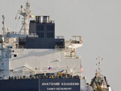 Crisi energetica: il Regno Unito allenta le sanzioni contro la Russia ma evita le trivellazioni domestiche