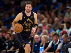 Luka Doncic risponde ai critici che dicono che dovrebbe giocare nonostante un infortunio