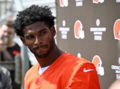 Shedeur Sanders condivide un post criptico durante la competizione QB di Brown