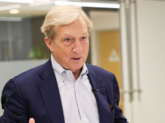 Il candidato governatore della California Tom Steyer dice all’atleta trans “Sono così orgoglioso di te” per aver picchiato le ragazze