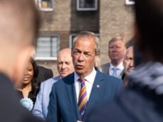 Farage accusa l’estrema sinistra HOPE Not Hate di violare le regole della beneficenza