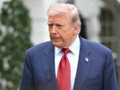 Trump si accanisce sulle agenzie federali per le regole “Buy American”.