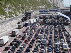 Controlli alle frontiere extra UE sospesi al porto inglese dopo lunghi ritardi
