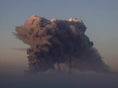La Russia attacca Kiev con un raro missile a capacità nucleare, uccidendone quattro