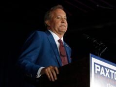 La commissione del Senato repubblicano cancella i contenuti di Bad Ken Paxton dal sito web