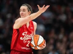 Caitlin Clark lotta ancora contro la perdita di febbre