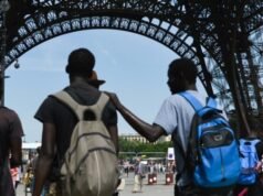 Un accademico francese elogia la migrazione di massa dall’Africa come una “grande irrigazione”