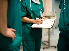 Aggiornamento sui visti statunitensi: i medici stranieri colpiti dal divieto di viaggio ricevono un’esenzione