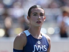 L’atleta trans delle scuole superiori spazza gli eventi di salto contro le ragazze