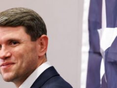 Il promettente senatore del Texas James Talarico definisce le donne “vicine con l’utero”